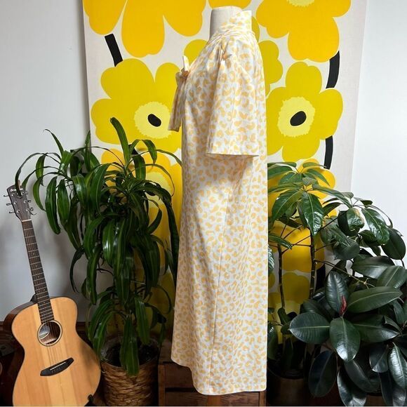 Vintage 1980s Yellow Leopard Print Popover Pussybow  1/4 Button Up Dress - Picture 5 of 8
